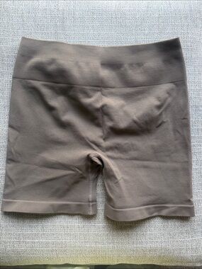 Seamless High-Waist Bike Shorts in Chestnut Brown
